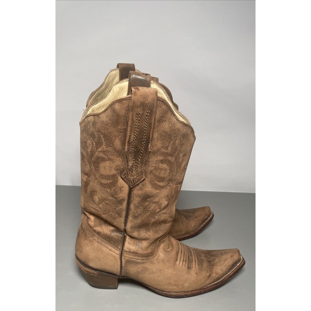 Corral Boots Distressed Leather Embroidered Snip Toe Womens Size 7.5 M